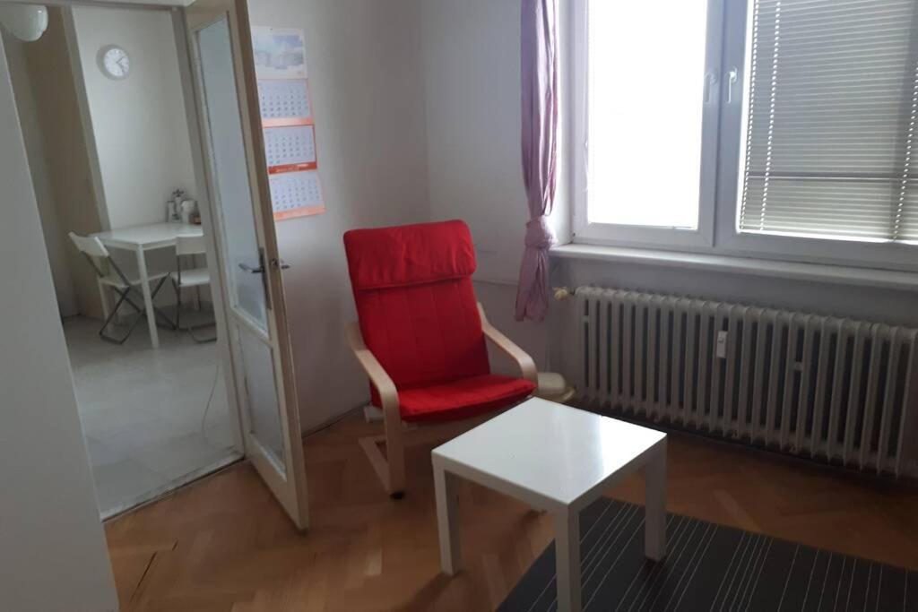 Room In Apartment Prague 3 Exterior foto