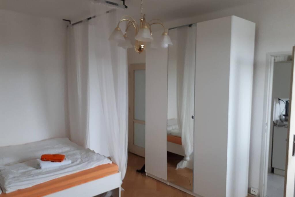 Room In Apartment Prague 3 Exterior foto